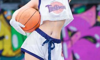 福利节奏稳得很，来欣赏Umeko J的蒂法原图！